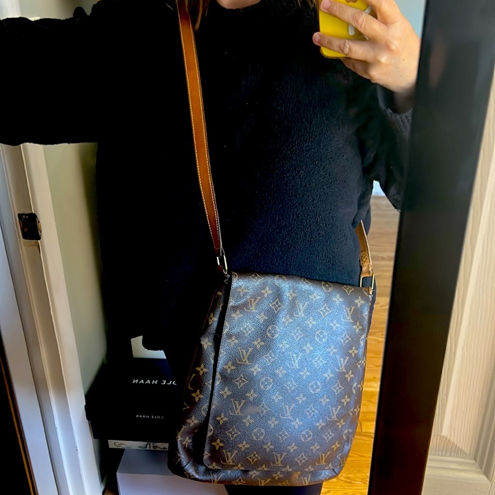 Authentic Louis Vuitton Musette Salsa